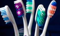 Pourquoi et à quelle fréquence dois-je changer ma brosse à dents