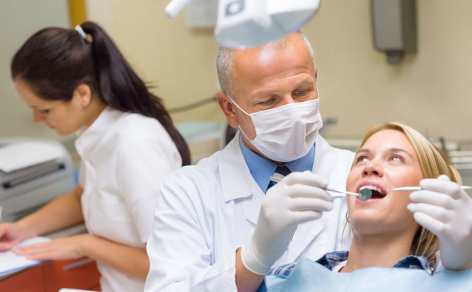 Dentiste orthodontiste: qui est-ce et ce qui guérit