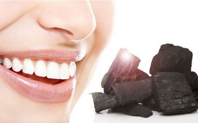 Activated carbon brushing and whitening at home