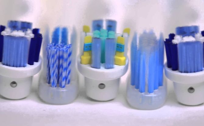 Přehled příslušenství zubních kartáčků Oral-B