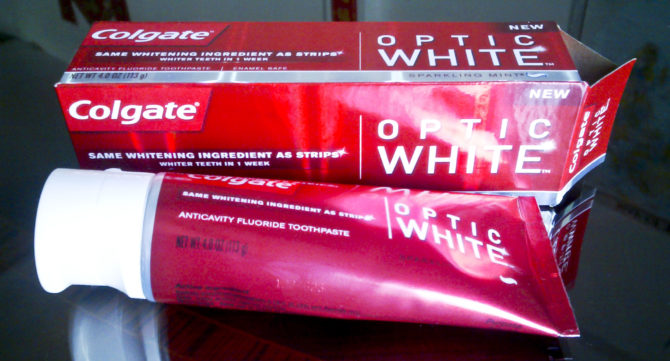 Optika Colgate bílá