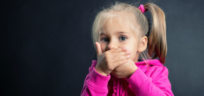 Ça sent l'acétone de la bouche du bébé