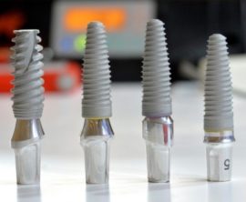 Bases d'implants