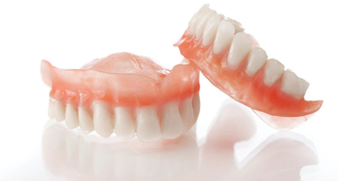 Dental prosthesis para sa mga taong may kumpletong kawalan ng ngipin